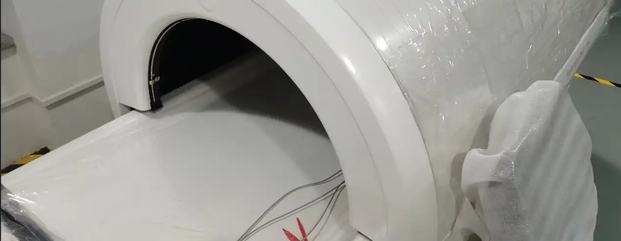 MRI scanner with fiber optic temperature sensing probes